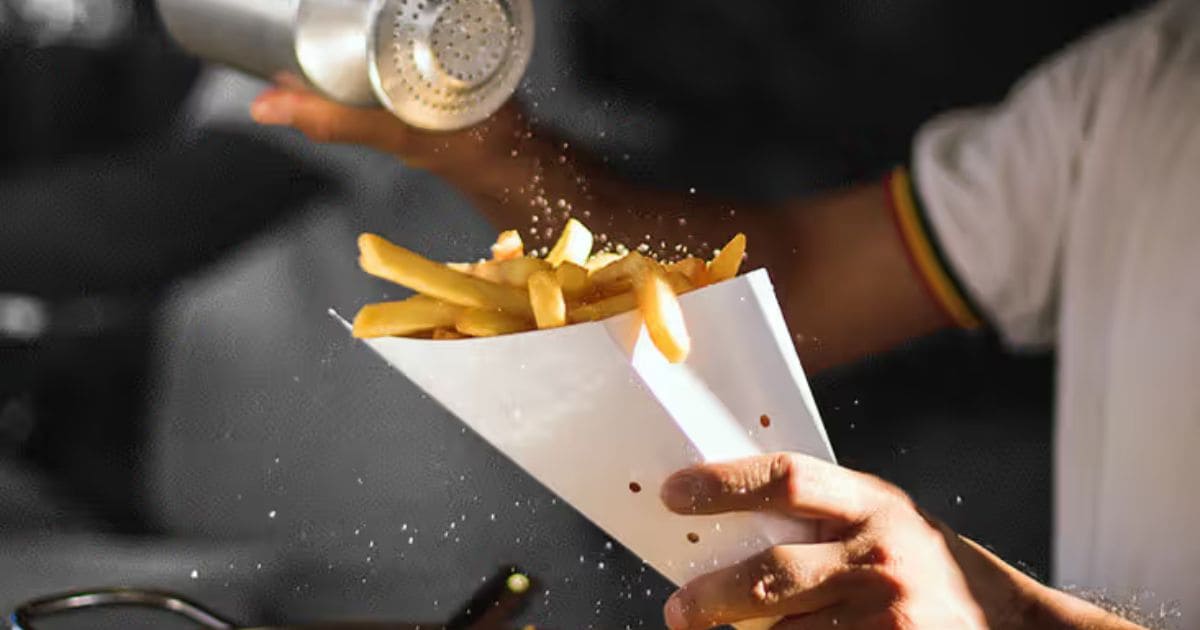 Người bị cận thị không nên ăn đồ mặn