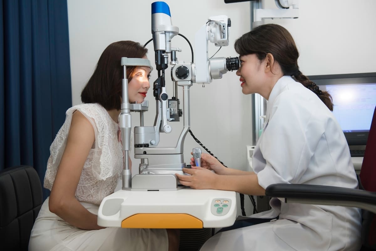 Phakic IPCL là một trong những phương pháp phù hợp nhất với người cận thị nặng
