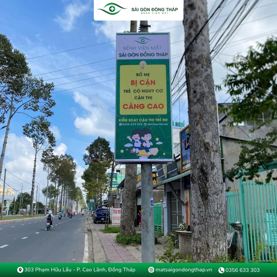 Bệnh viện Mắt Sài Gòn Đồng Tháp treo phướn tuyên truyền kiểm soát cận thị ở trẻ em tại TP. Cao Lãnh
