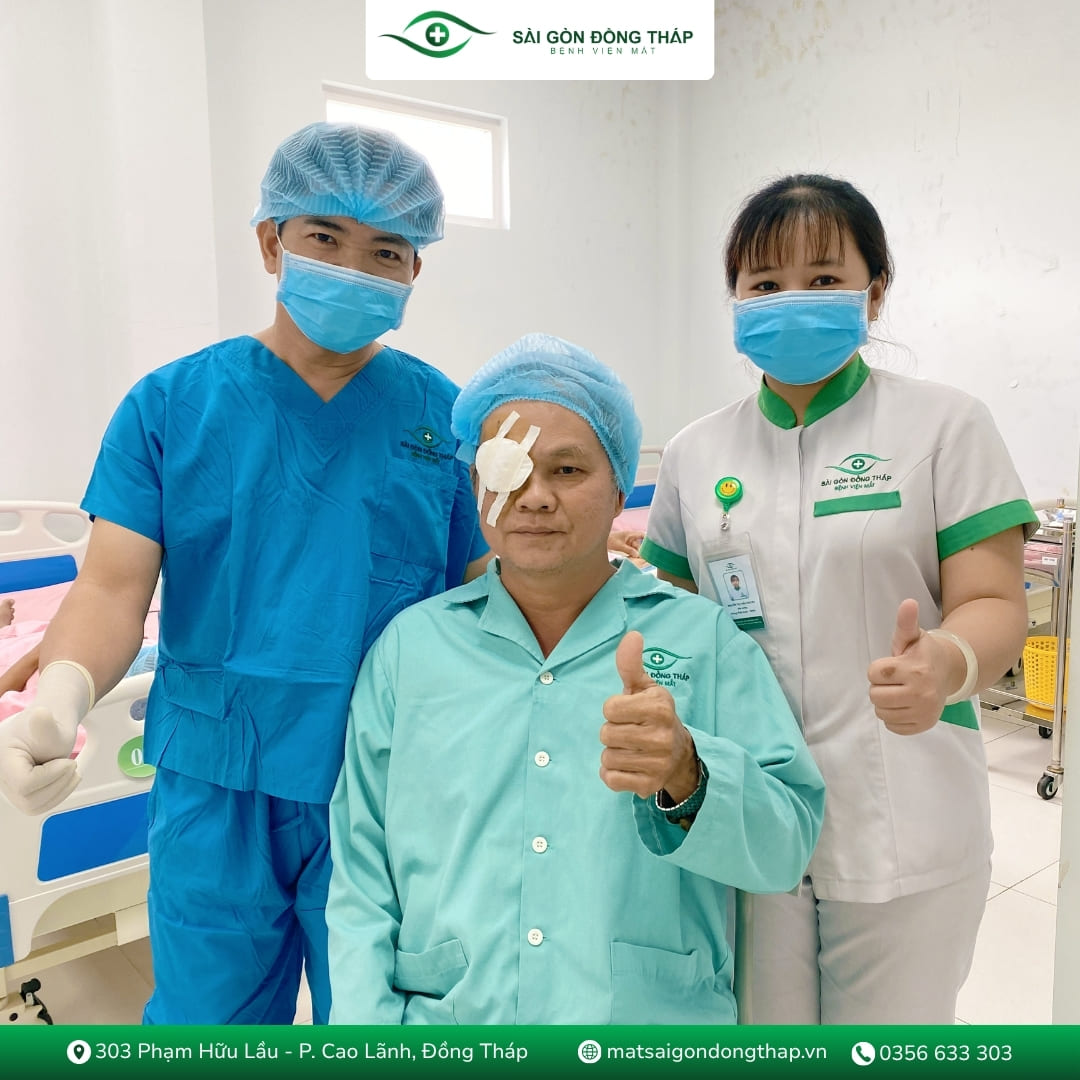 Bệnh viện với đội ngũ y bác sĩ, thể hiện tinh thần tận tâm và cam kết mang ánh sáng đến cộng đồng