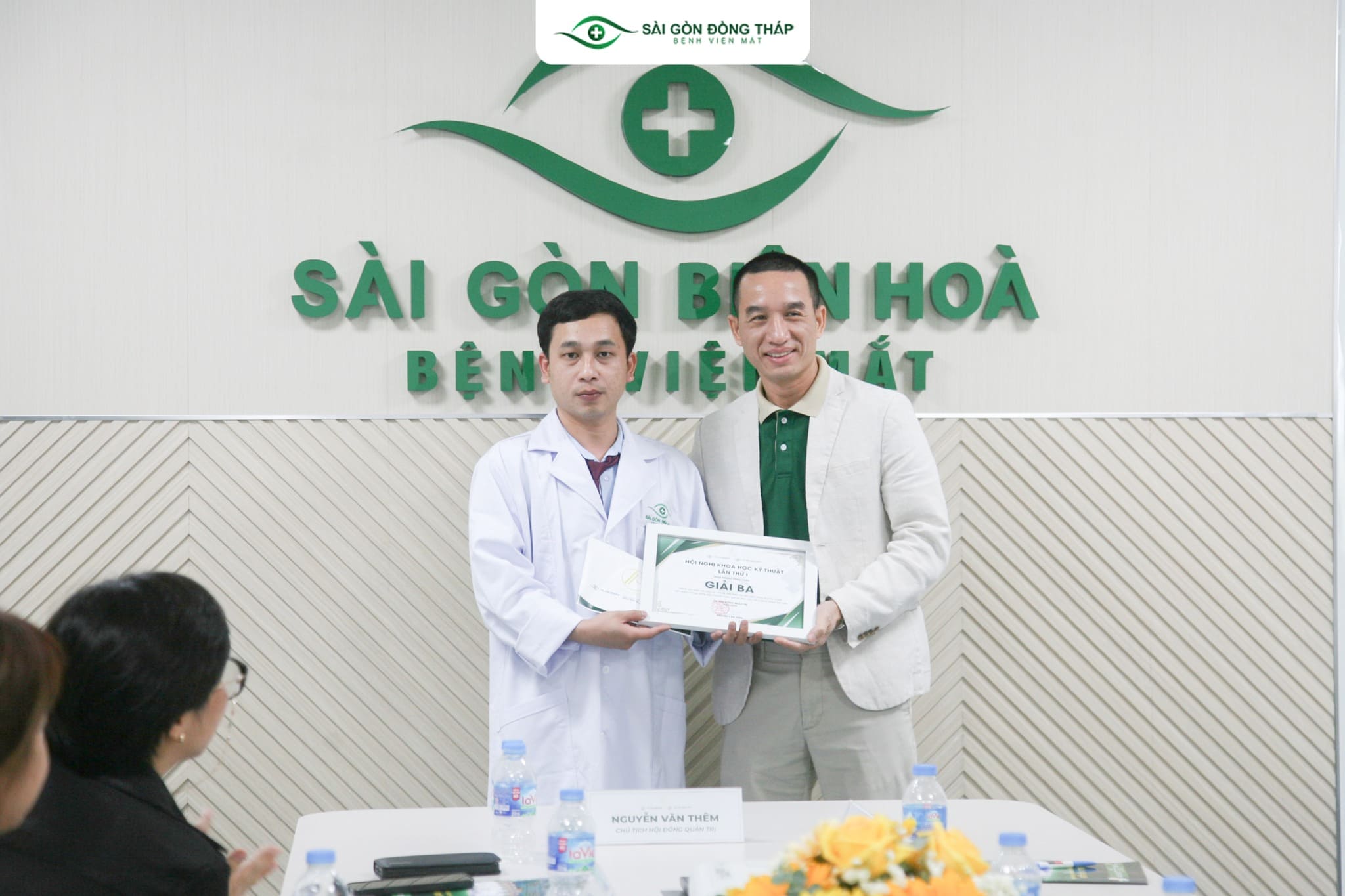 BS Nguyễn Tứ Hải đạt Giải Ba với chuyên đề tắc tĩnh mạch trung tâm võng mạc