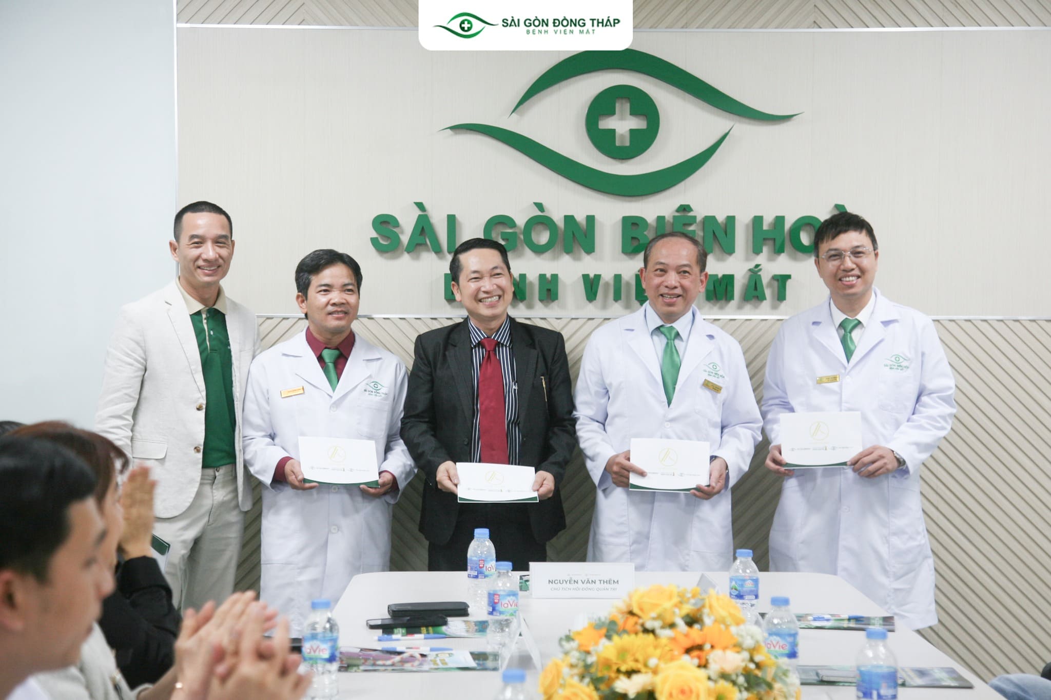 Hội nghị khẳng định sự gắn kết chuyên môn giữa hai đơn vị Mắt Sài Gòn Đồng Tháp và Mắt Sài Gòn Biên Hòa