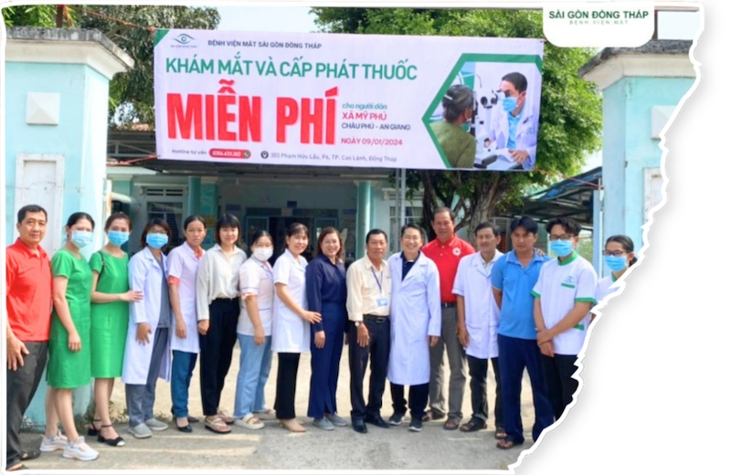 500 chuyến xe sáng mắt đời vui