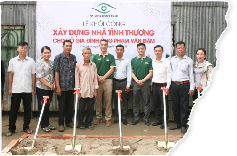 Mắt Sài Gòn Đồng Tháp Tri trao nhà tình thương cho ông Phạm Văn Đậm