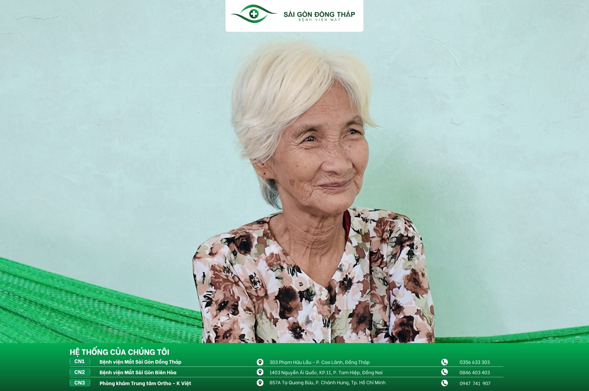 Niềm vui hiện rõ trên gương mặt bà Trần Thị Hoa trong ngày gia đình nhận bàn giao “Ngôi nhà Ánh sáng”