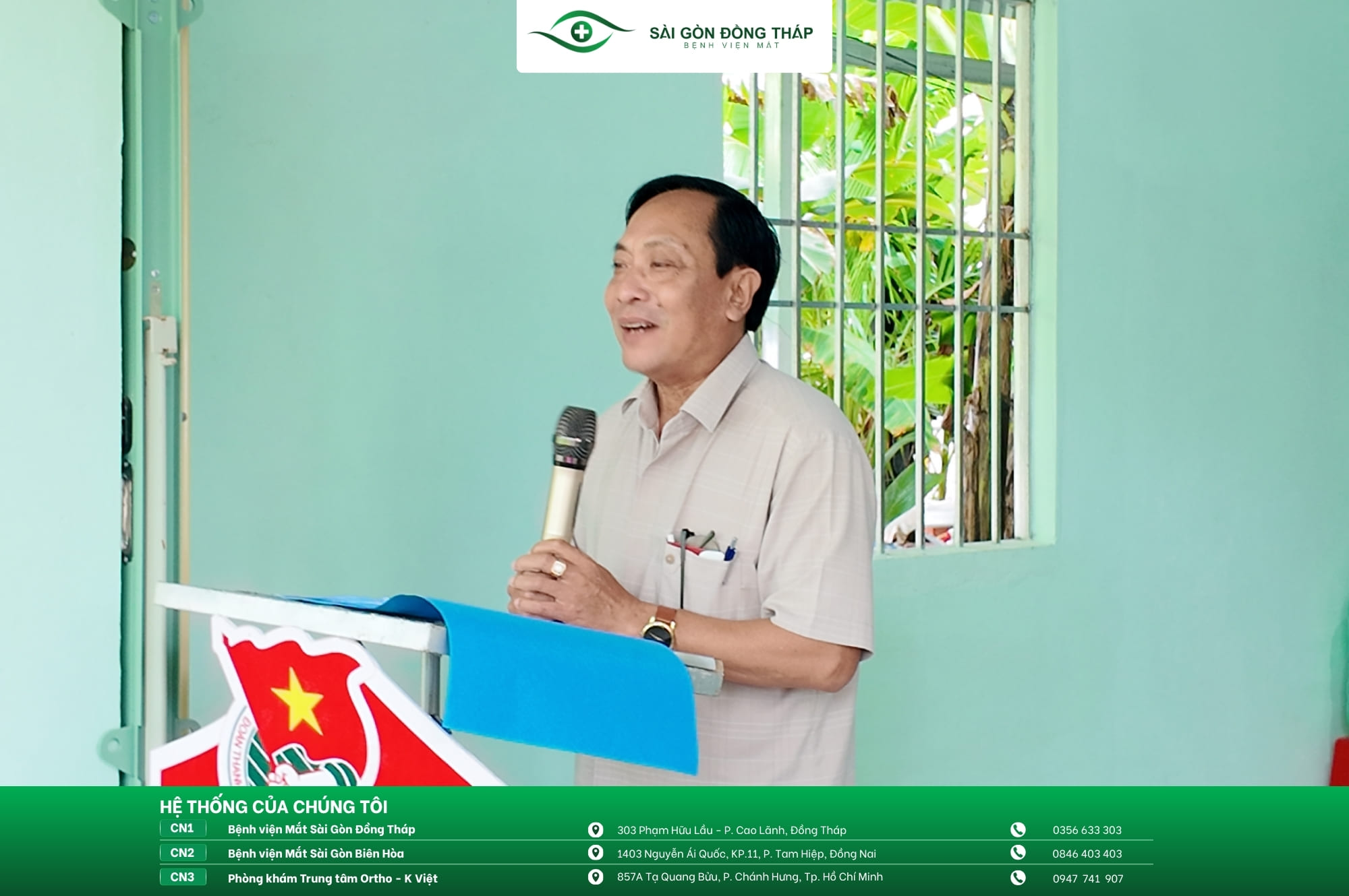 Ông Lương Tấn Phát, đại diện chính quyền địa phương phát biểu tại lễ bàn giao Ngôi nhà Ánh sáng cho gia đình bà Trần Thị Hoa.